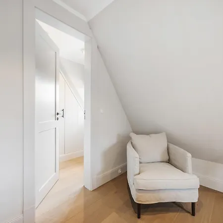Dansk Skuul Haus 1 * List